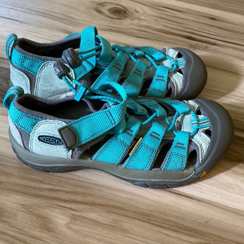 Keen EUC Youth Waterproof teal shoes 2